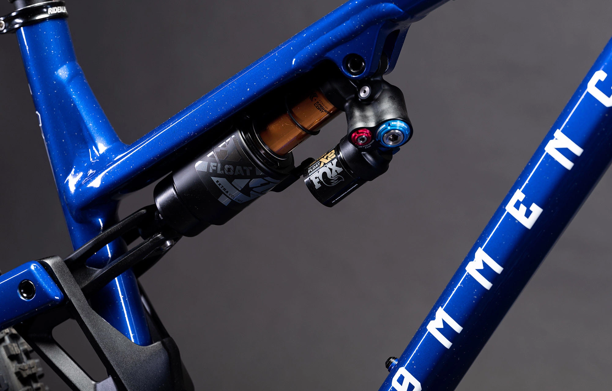COMMENCAL META TR GLITTERY ROYAL BLUE 7 COMMENCAL META TR GLITTERY ROYAL BLUE – Image 5