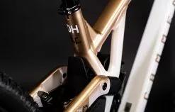 COMMENCAL SUPREME DH V5 GRADIENT GOLD 8 COMMENCAL SUPREME DH V5 GRADIENT GOLD -Accessoires Vélo Soldes 22SUPV5ALC3 02 2000