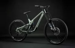 COMMENCAL SUPREME DH V5 ESSENTIAL HERITAGE GREEN -Accessoires Vélo Soldes 22SUPV5R 02 2000